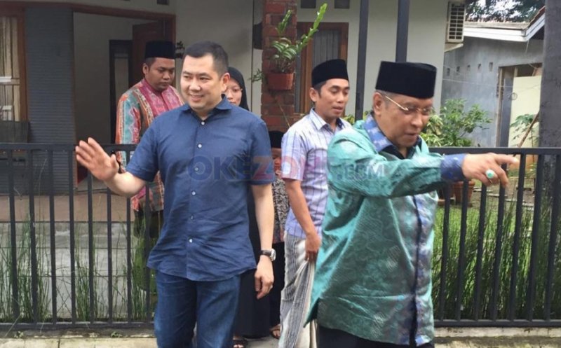 Sungkeman-Kiyai-NU-Ke-Juragan-Cina0002